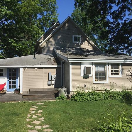 Aberdeen Stone Cottage B&B Traverse City Exterior photo