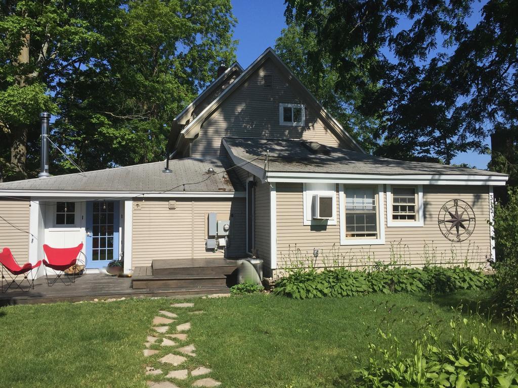 Aberdeen Stone Cottage B&B Traverse City Exterior photo